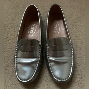 Tod's Shiny Silver Gommino Loafers Excellent Condition Classic